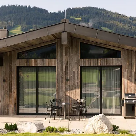 Going Triple A West アパートホテル 4*