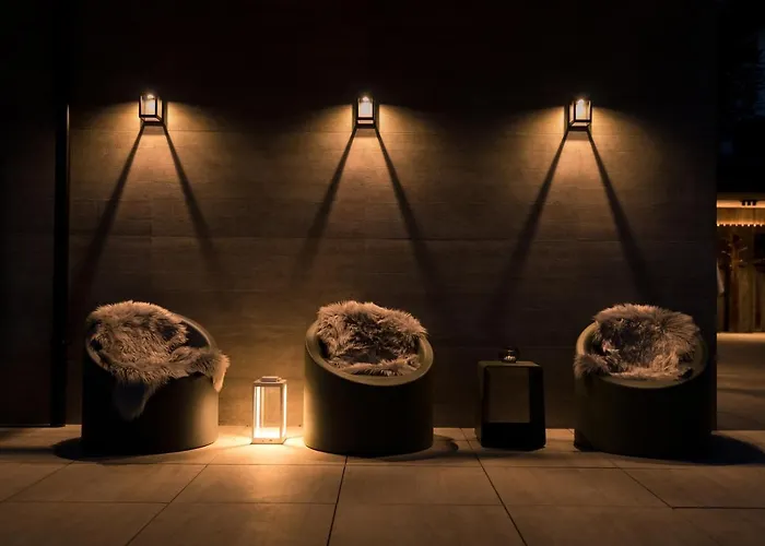 Going Triple A West Apartahotel 4*