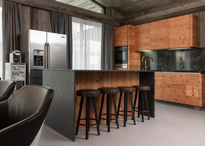 Going Triple A West Apartahotel 4*