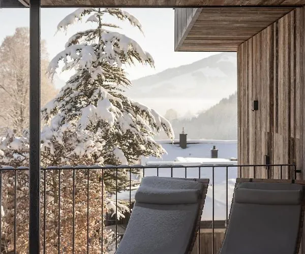 Going Triple A West Apartahotel 4*