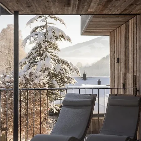 Going Triple A West Aparthotel 4*