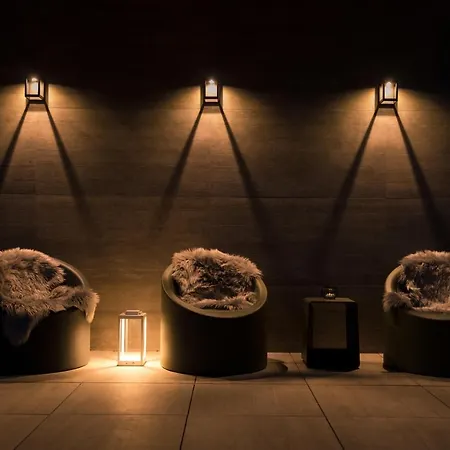 Going Triple A West Ξενοδοχείο με διαμερίσματα 4*