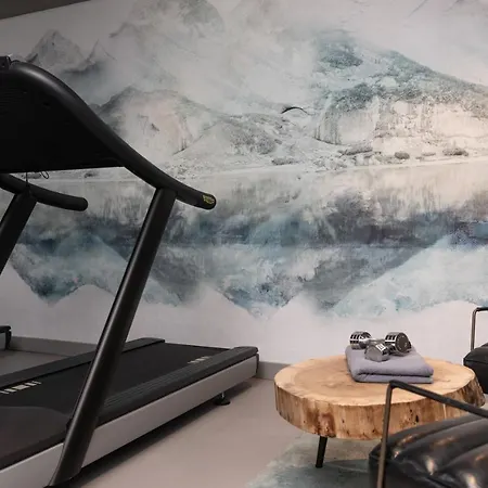 Ξενοδοχείο με διαμερίσματα Going Triple A West