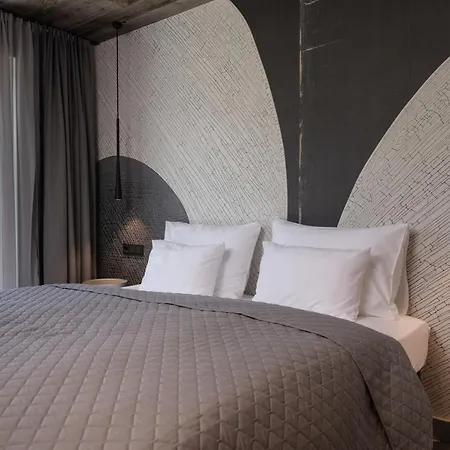 Going Triple A West Apartmanhotel 4*