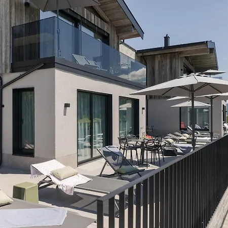 Ξενοδοχείο με διαμερίσματα Going Triple A West